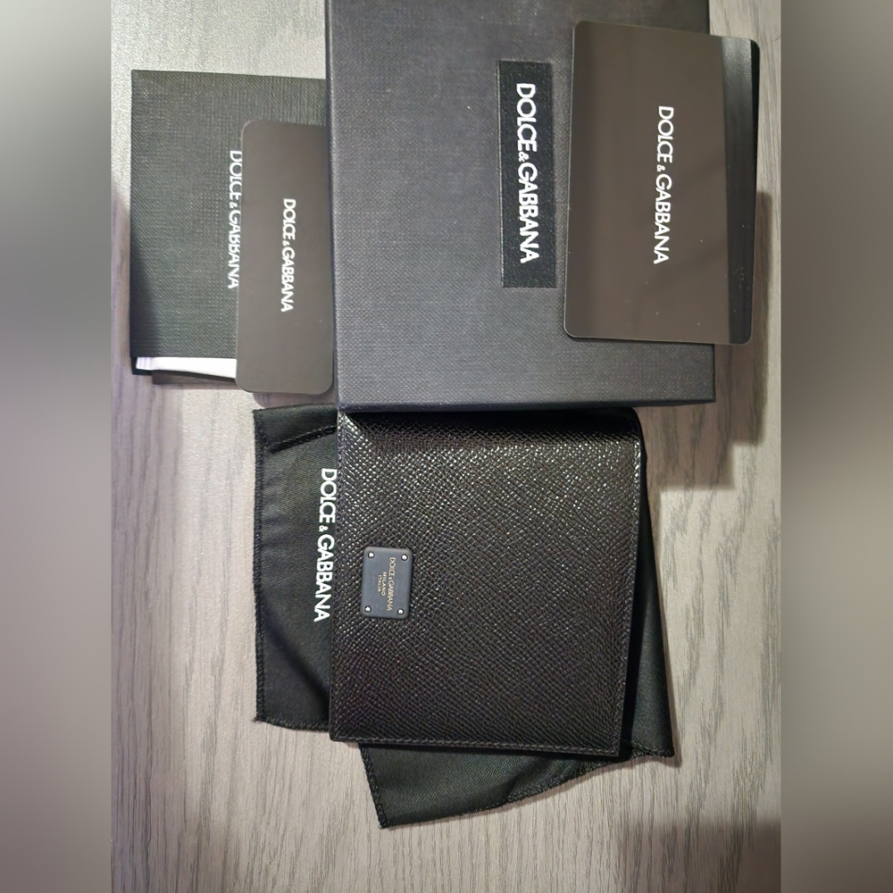 Authentic New Dolce &Gabbana Wallet - Picture 3 of 9